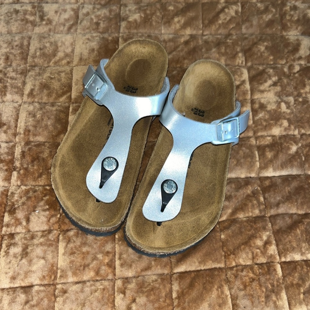 Birkenstock Gizah Sandal Size 33